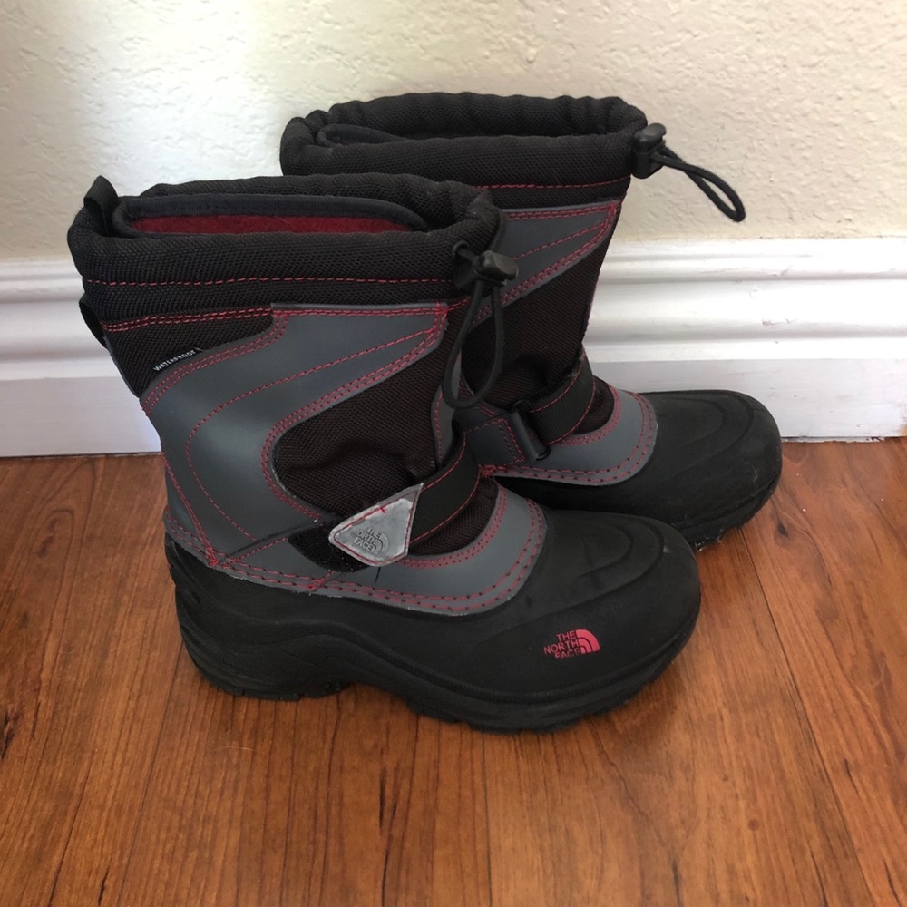 Boys north face winter boots
